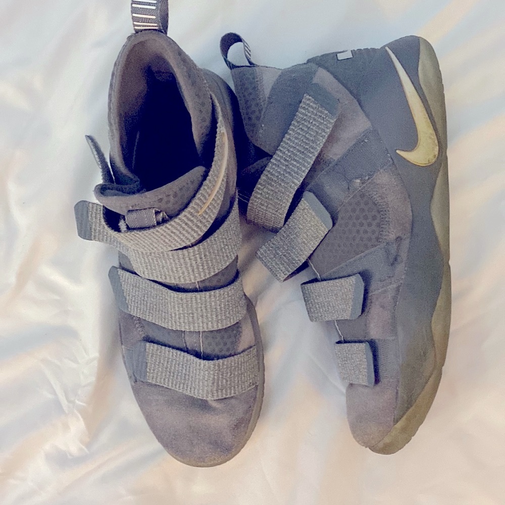 Mens Nike Lebron Shoes